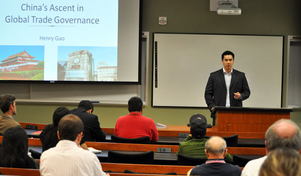 Jack Hsu introduces Long Institute speaker