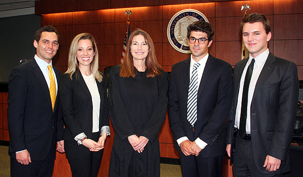 Photo of finalists Mock Trial 2016 with judge