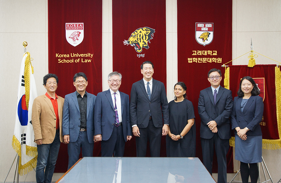 Faculty visit KU School of Law